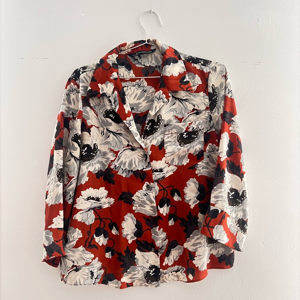 Chic Zara Floral Satin Shirt: Fashion Must-Have
